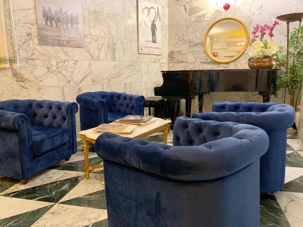 Albergo Hotel Raffaello Urbino Bagian luar foto