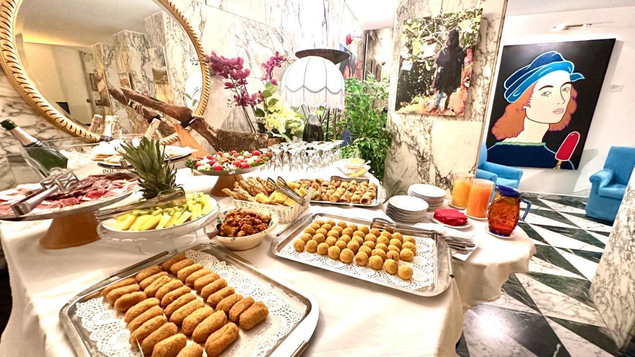 Albergo Hotel Raffaello Urbino Bagian luar foto