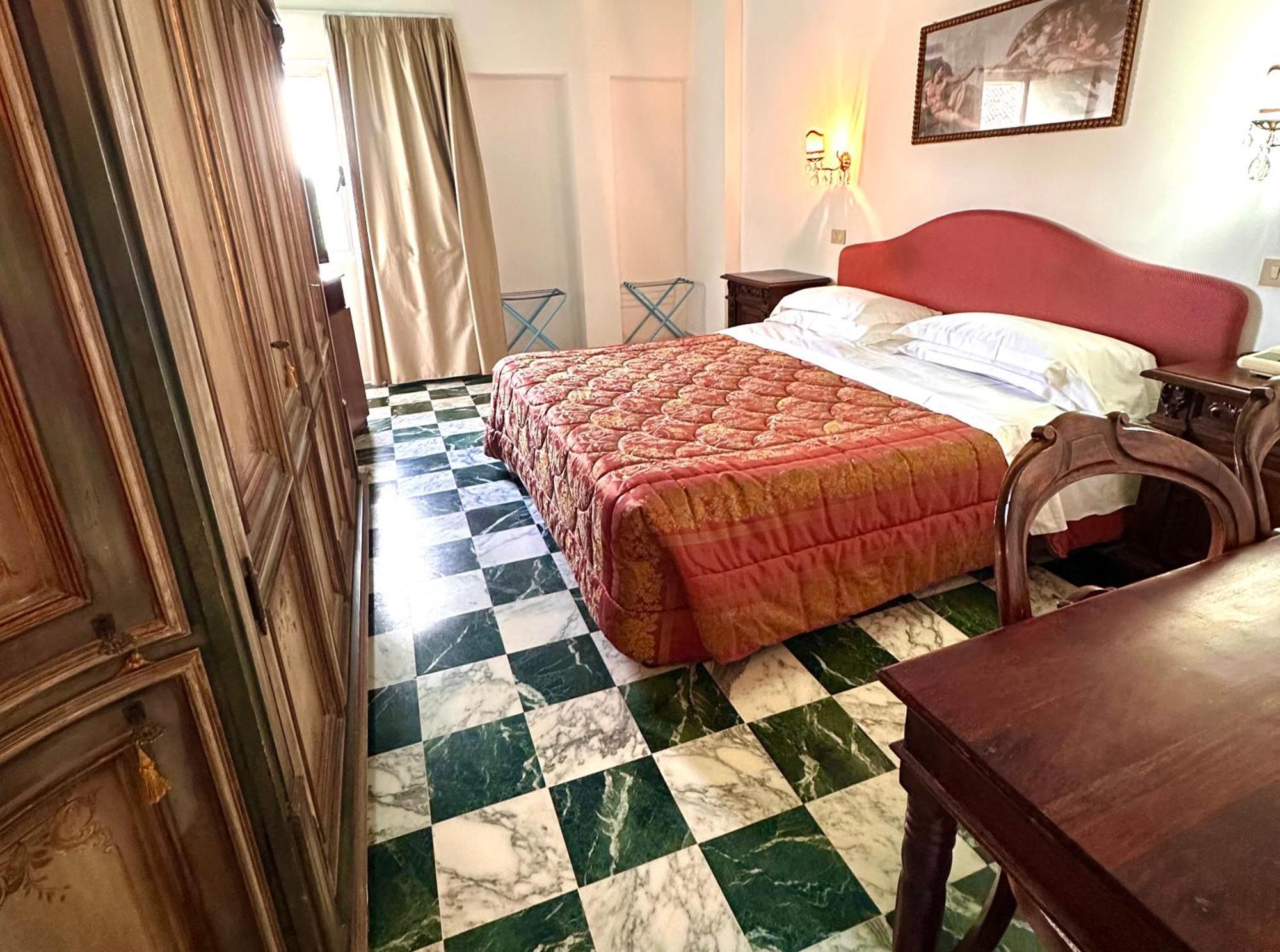 Albergo Hotel Raffaello Urbino Bagian luar foto