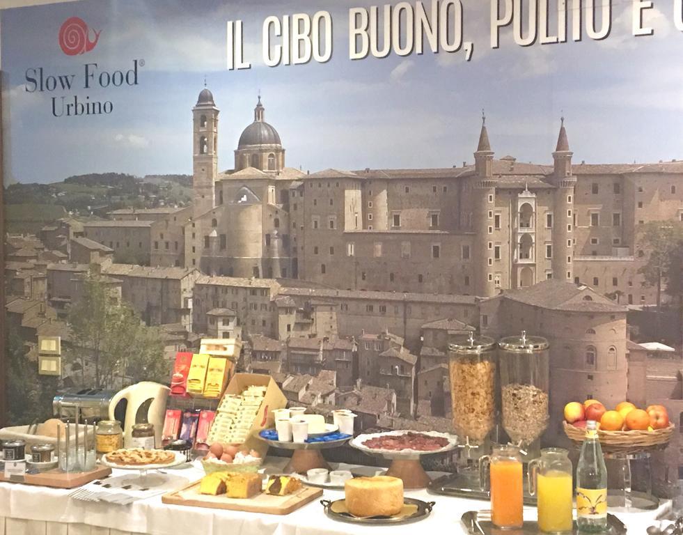 Albergo Hotel Raffaello Urbino Bagian luar foto