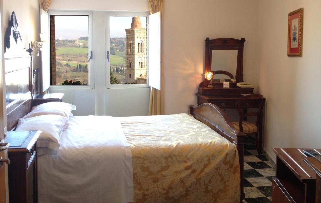 Albergo Hotel Raffaello Urbino Ruang foto