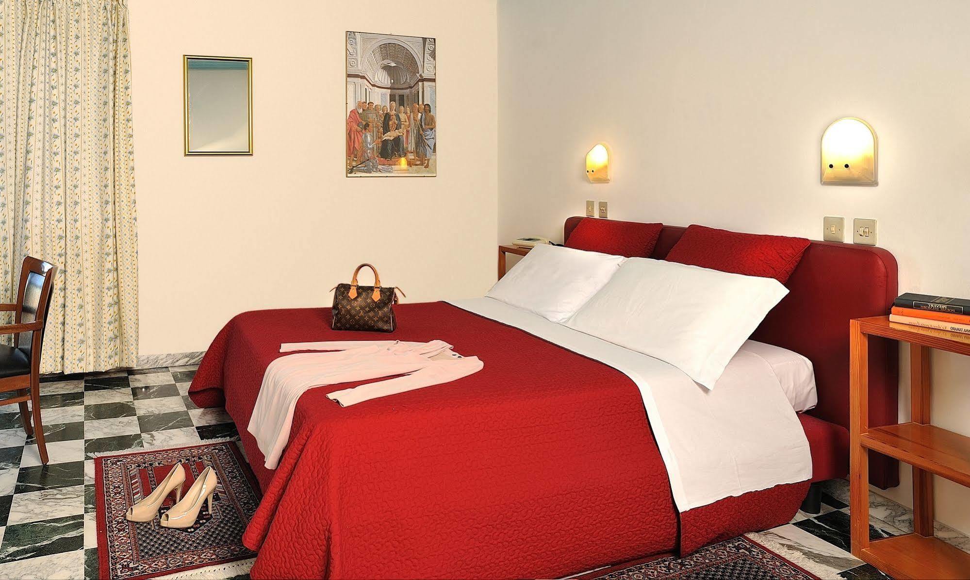 Albergo Hotel Raffaello Urbino Bagian luar foto